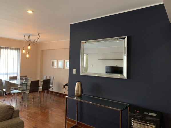 Apartemen Comfort, 3 kamar tidur | Area keluarga | TV layar datar