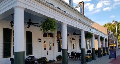 Washington Inn and Tavern