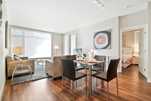 Luxury Apartment, 2 Bedrooms | In-room dining - Global Luxury Suites at Mountain View (Mountain View)