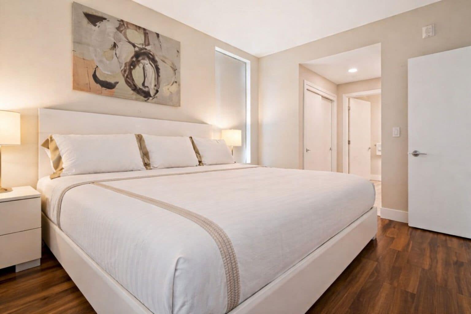 Apartemen Mewah, 2 kamar tidur | 1 kamar tidur, seprai premium, meja kerja, dan ruang kerja ramah laptop