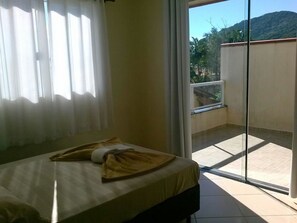 2 habitaciones, escritorio y cortinas blackout 