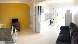 Family Room | Living area | TV - Apart Hotel Atlantico (Penha)