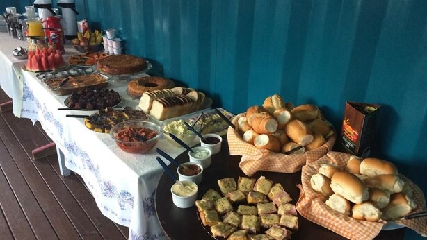 Free daily buffet breakfast - Apart Hotel Atlantico (Penha)