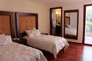 Työpöytä, silitysrauta/-lauta, lisävuoteet, ilmainen Wi-Fi