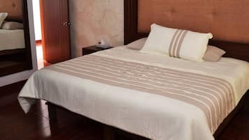 Standard Double Room, 1 King Bed