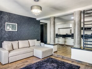 Suite junior | Cortinas blackout, tabla de planchar con plancha y wifi gratis