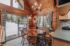 Cabin, 1 Bedroom | Dining