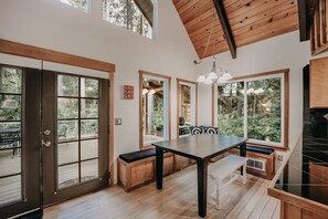 House, 2 Bedrooms | Interior - 99mbr - Hot Tub - Wifi - Pets Ok - Bbq - Sleeps 6 2 Bedroom Home by RedAwning (Deming)