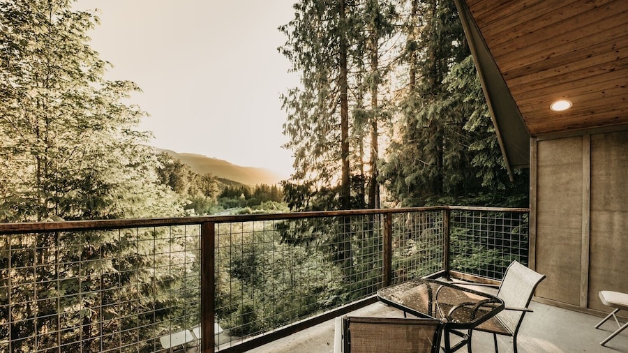 70mbr- Hot Tub - Bbq - Wi-fi - Pets Ok - Sleeps 8 3 Bedroom Home by RedAwning