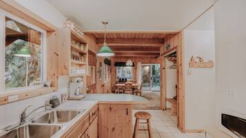 Kabin, 3 kamar tidur | Dapur pribadi | Lemari es, microwave, oven, dan mesin pembuat kopi/teh