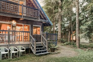 Cabin, 3 Bedrooms | Exterior - 32mbr - Bbq - Pets Ok - Wood Stove - Sleeps 7 3 Bedroom Home by RedAwning (Deming)