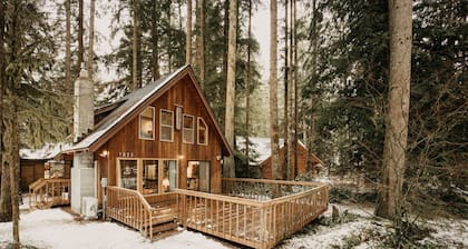 35sl - Air Conditioning - Pets Ok - Fireplace - Sleeps 6 3 Bedroom Home by RedAwning