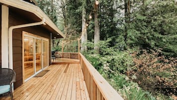 Cabin, 2 Bedrooms | Property grounds