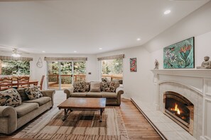 Cabin, 2 Bedrooms | Interior