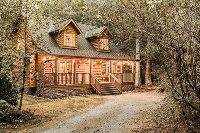 89gs - Hot Tub - Pets Ok - Wifi - Sleeps 4 1 Bedroom Home by RedAwning