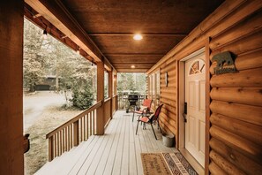 Cabin, 2 Bedrooms | Property grounds