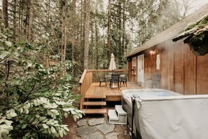 Cabin, 2 Bedrooms | Outdoor spa tub