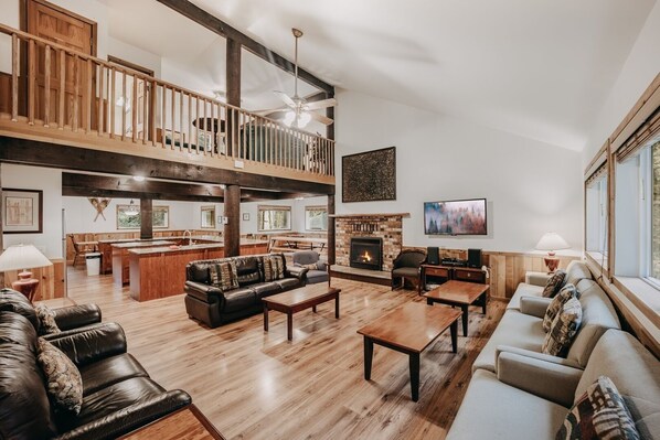 Cabin, Multiple Bedrooms | Living area | Fireplace
