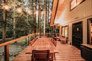 Cabaña, 2 habitaciones | Restaurante al aire libre