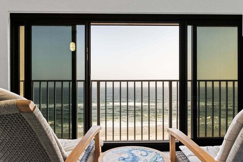 Gulf Tower 8b 2 Bedroom Condo by RedAwning