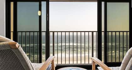 Gulf Tower 8b 2 Bedroom Condo by RedAwning