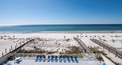 Gulf Tower 8b 2 Bedroom Condo by RedAwning