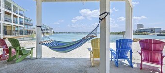 The Pelican 4 Bedroom Home by RedAwning