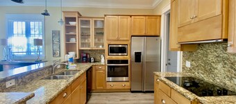 Beach Club Cottage 20 by ALBVR