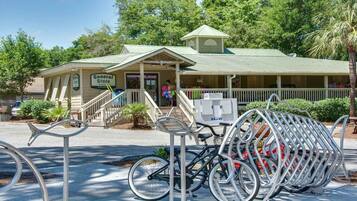 House, 4 Bedrooms | Exterior