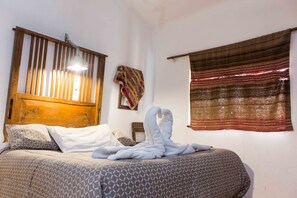 Exclusieve suite, 1 queensize bed, privébadkamer, uitzicht op bergen | 1 slaapkamer, gratis wifi