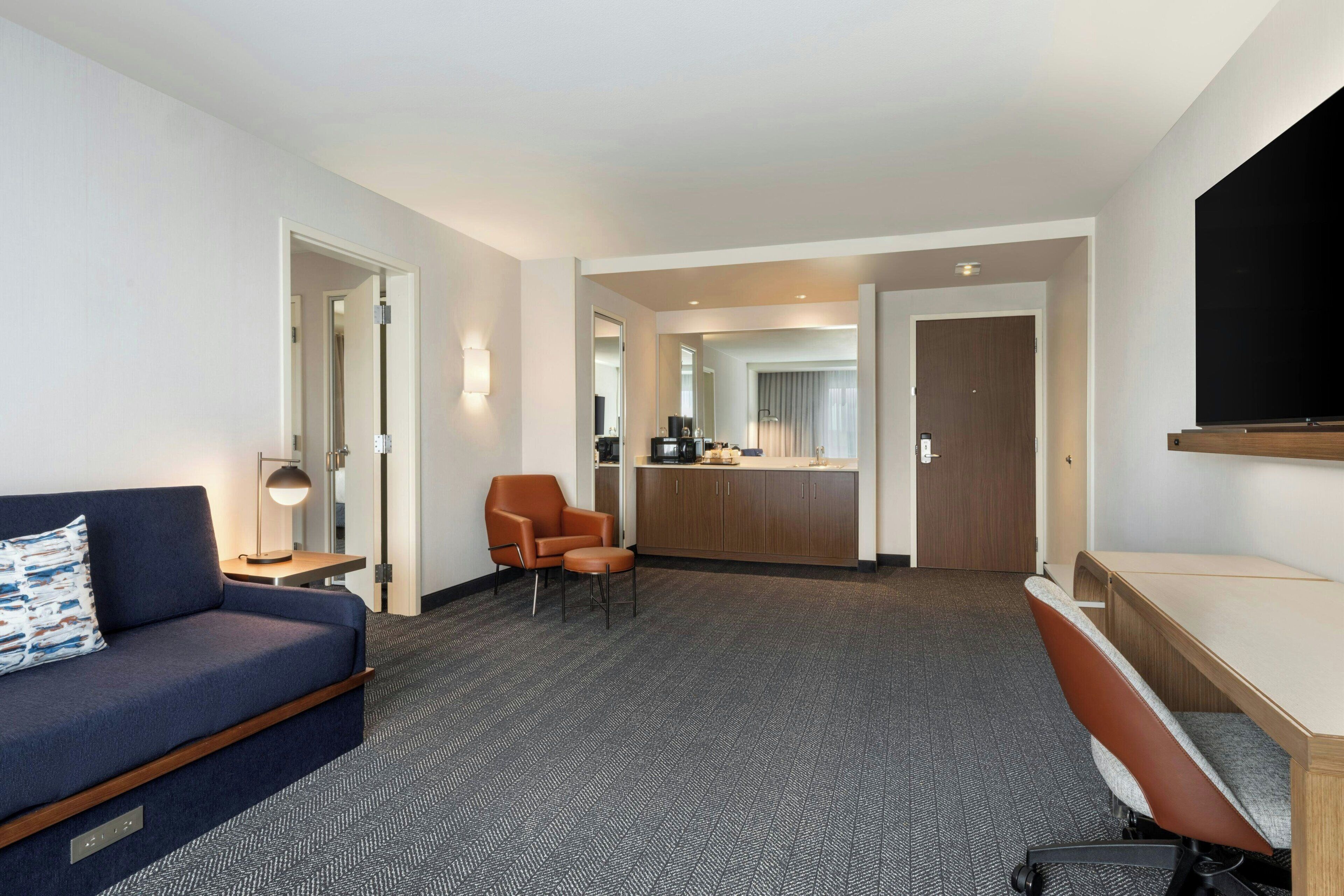 Photo - Courtyard by Marriott Redwood City