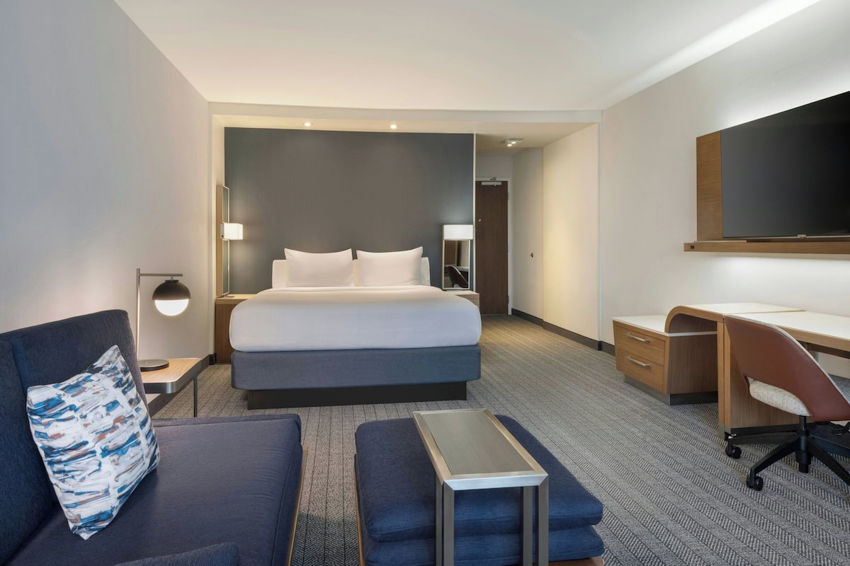 In-room safe, desk, iron/ironing board, free cots/infant beds