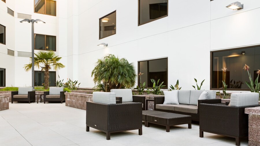 Courtyard by Marriott Redwood City