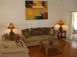 Villa estándar, 4 habitaciones | Zona de estar