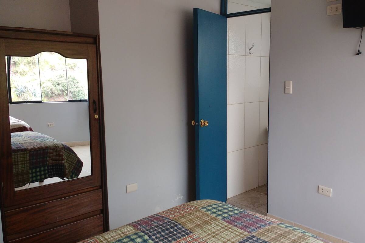 Twin Room | Iron/ironing board, rollaway beds, free wired Internet