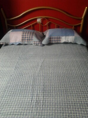 Double Room | Iron/ironing board, rollaway beds, free wired Internet