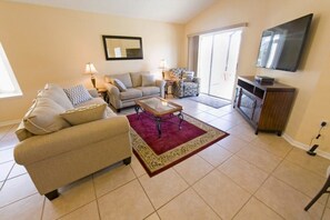 Standard Apartment, 4 Bedrooms | Living area