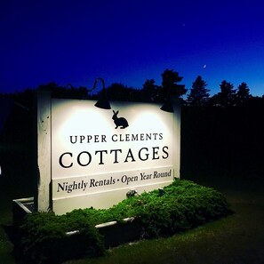 Front of property – evening/night - Upper Clements Cottages (Upper Clements)