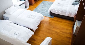 Family Room | 高档床上用品、记忆海绵床垫、客房内保险箱、免费 WiFi