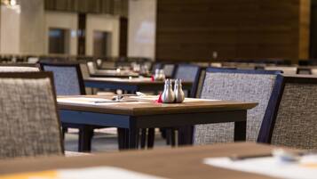 Daily buffet breakfast for a fee