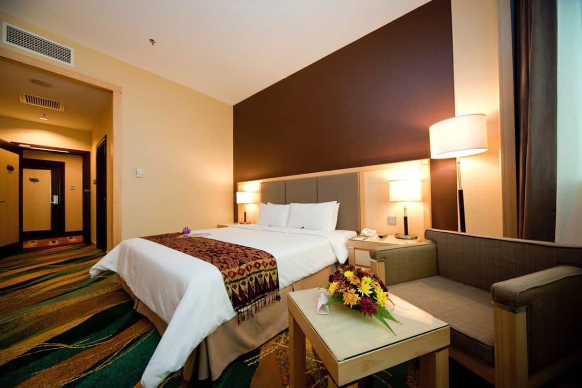 In-room safe, desk, blackout drapes, iron/ironing board