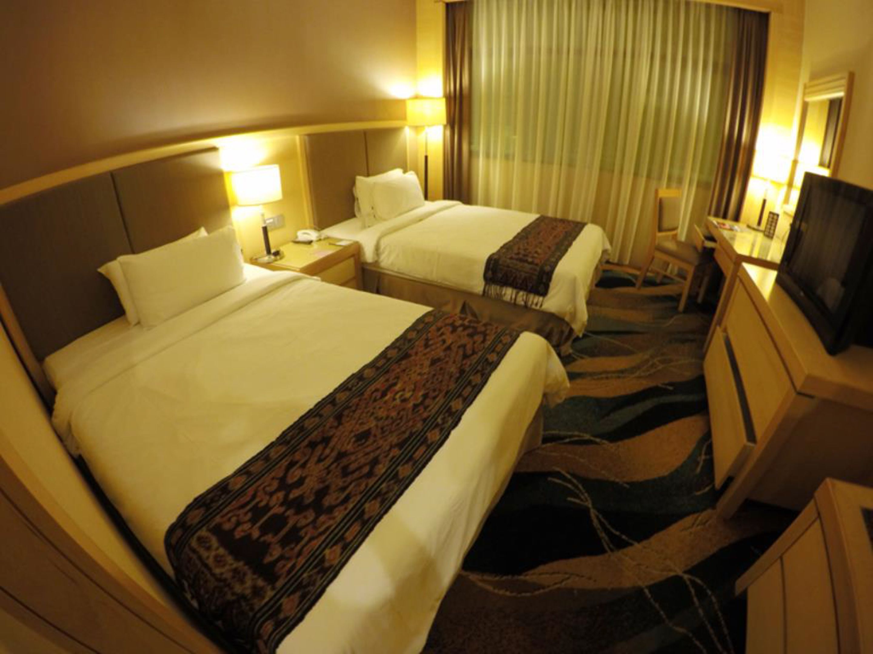 standard room, 2 single beds | in-room safe, desk, blackout curtains, iron/ironing board