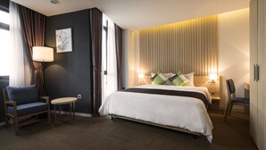 Premium bedding, minibar, in-room safe, desk - Kuretake Inn Kim Ma 132 (Hanoi)