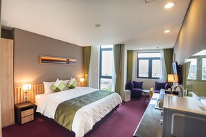 Premium bedding, minibar, in-room safe, desk - Kuretake Inn Kim Ma 132 (Hanoi)