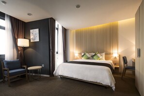 Premium bedding, minibar, in-room safe, desk - Kuretake Inn Kim Ma 132 (Hanoi)