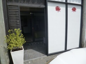 Basic Studio | Individually decorated, individually furnished, blackout drapes