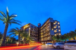 Front of property - evening/night - Loftmania Boutique Hotel (Chumphon)