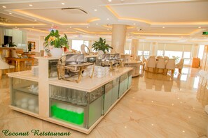 Breakfast, lunch, dinner served; international cuisine, garden views - Palm Hotel Thanh Hoa (Thanh Hoa)
