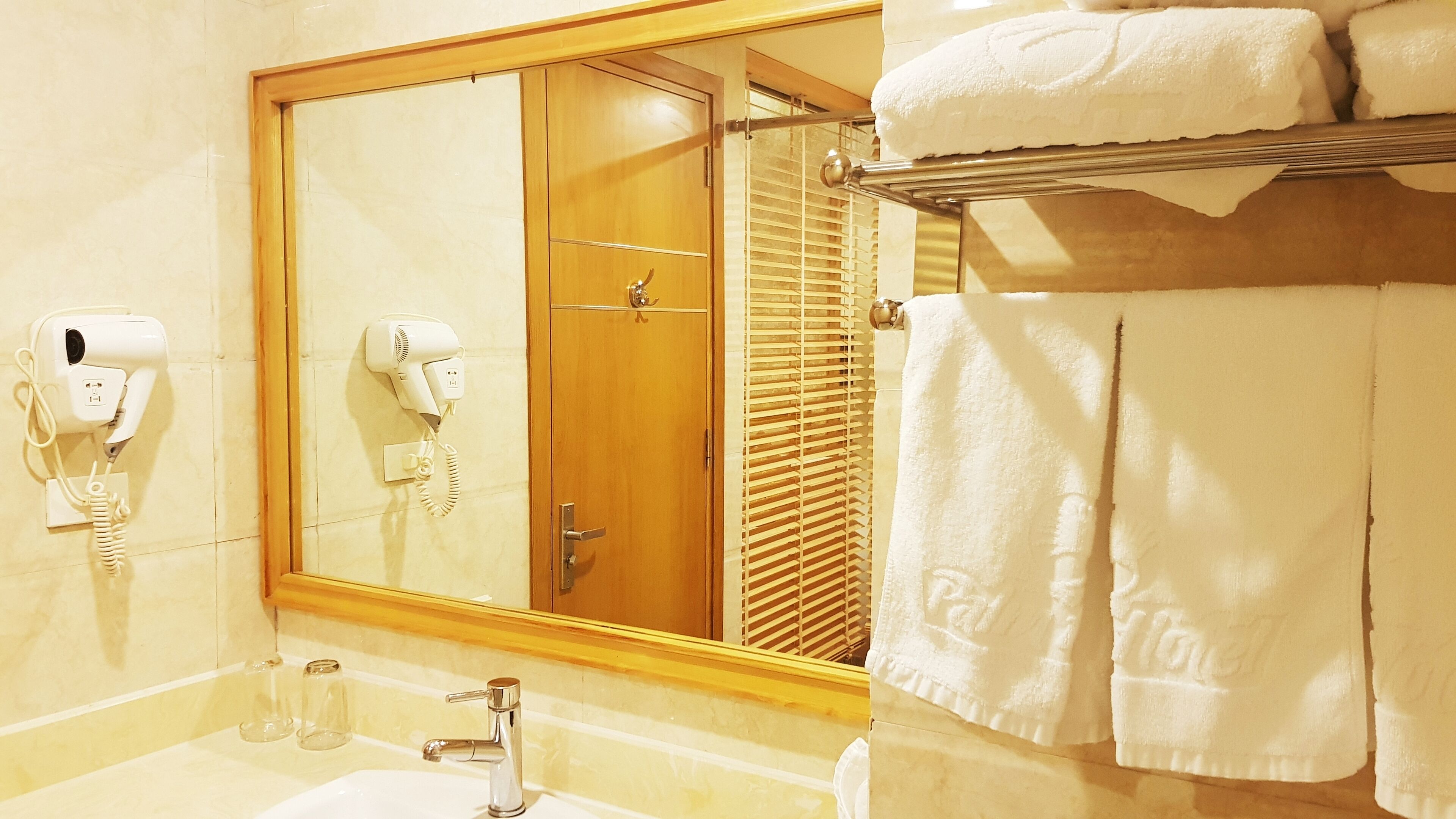 standard triple room, 1 bedroom | bathroom | free toiletries, hair dryer, bathrobes, slippers