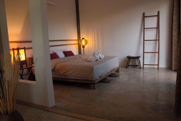 Standard Room | Premium bedding, minibar, in-room safe, individually decorated